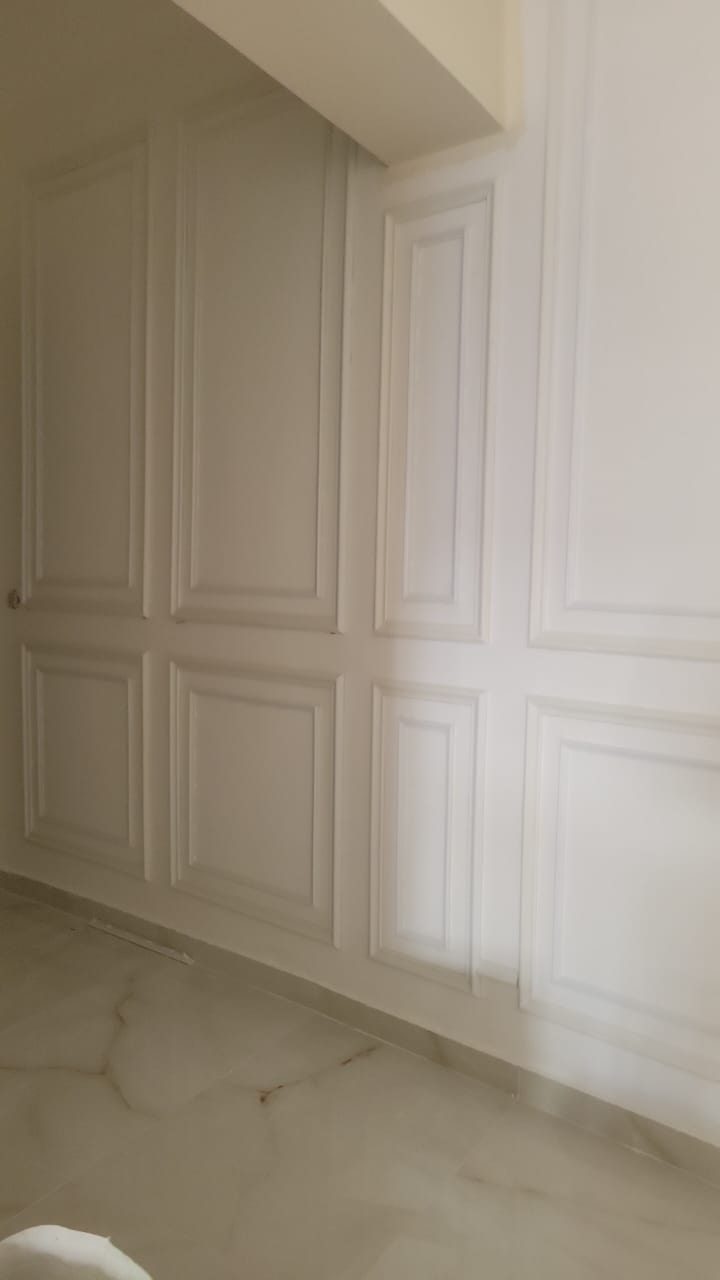 Panneaux moulurés